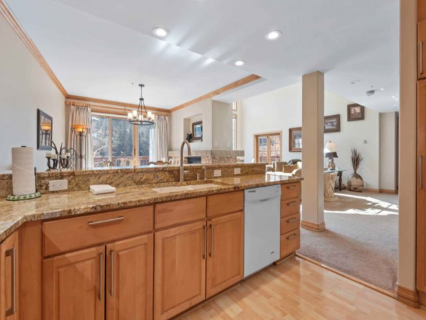 Four Bedroom Ski Rental Sleeps 10 Guests